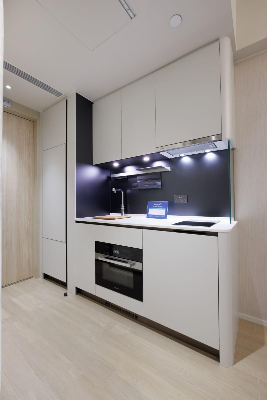 開放式設計廚房。(蘇文傑攝)