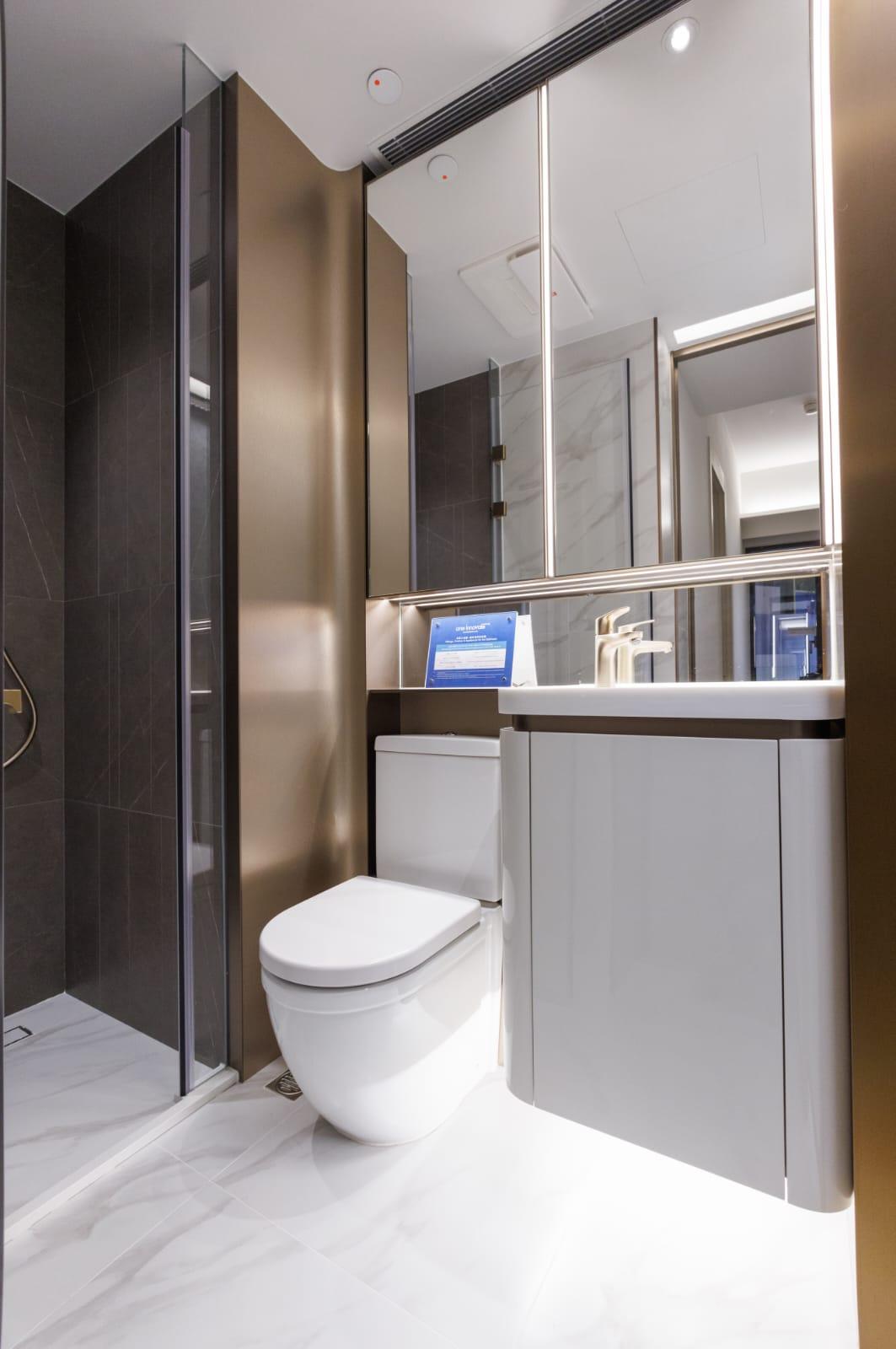 浴室配備各種歐洲及日本裝置和設備。(蘇文傑攝)