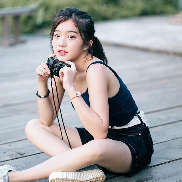 MC新歌《老派約會之必要》今日派台 18歲Hazel做新任「賦女郎」