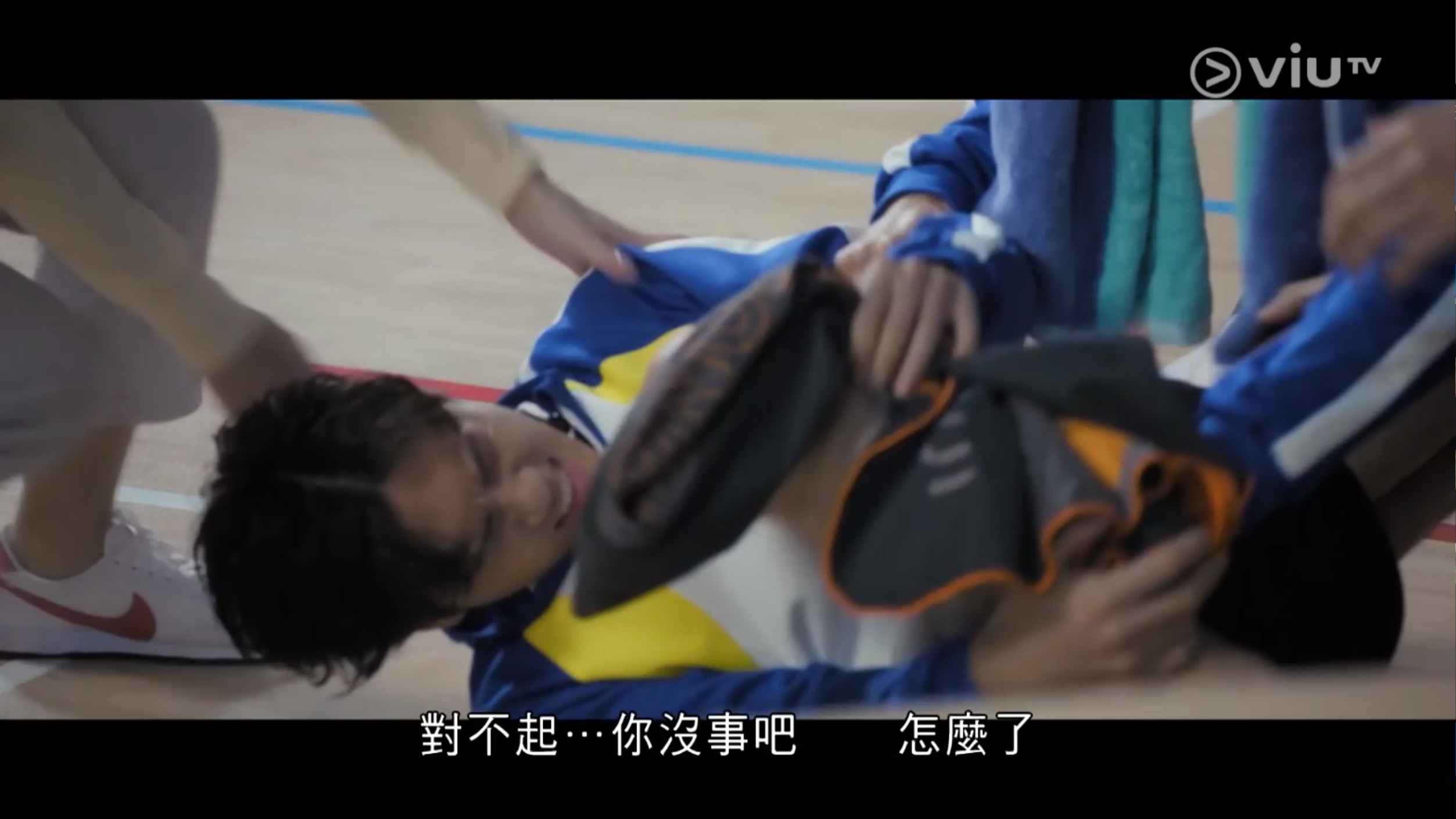 Locker用車撞傷Stanley。