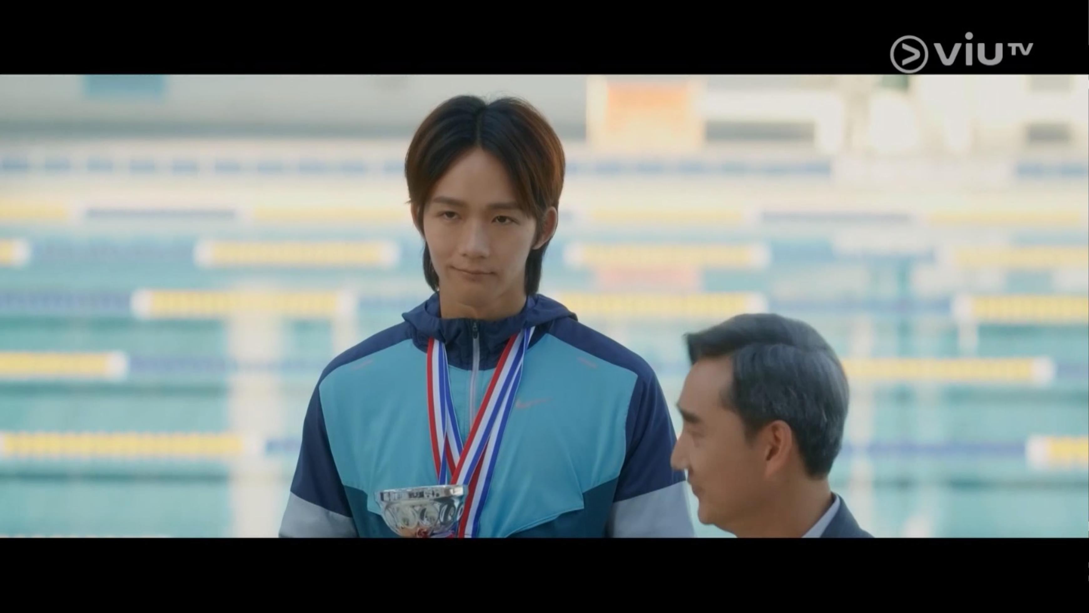 Alton心事重重,演出自然。