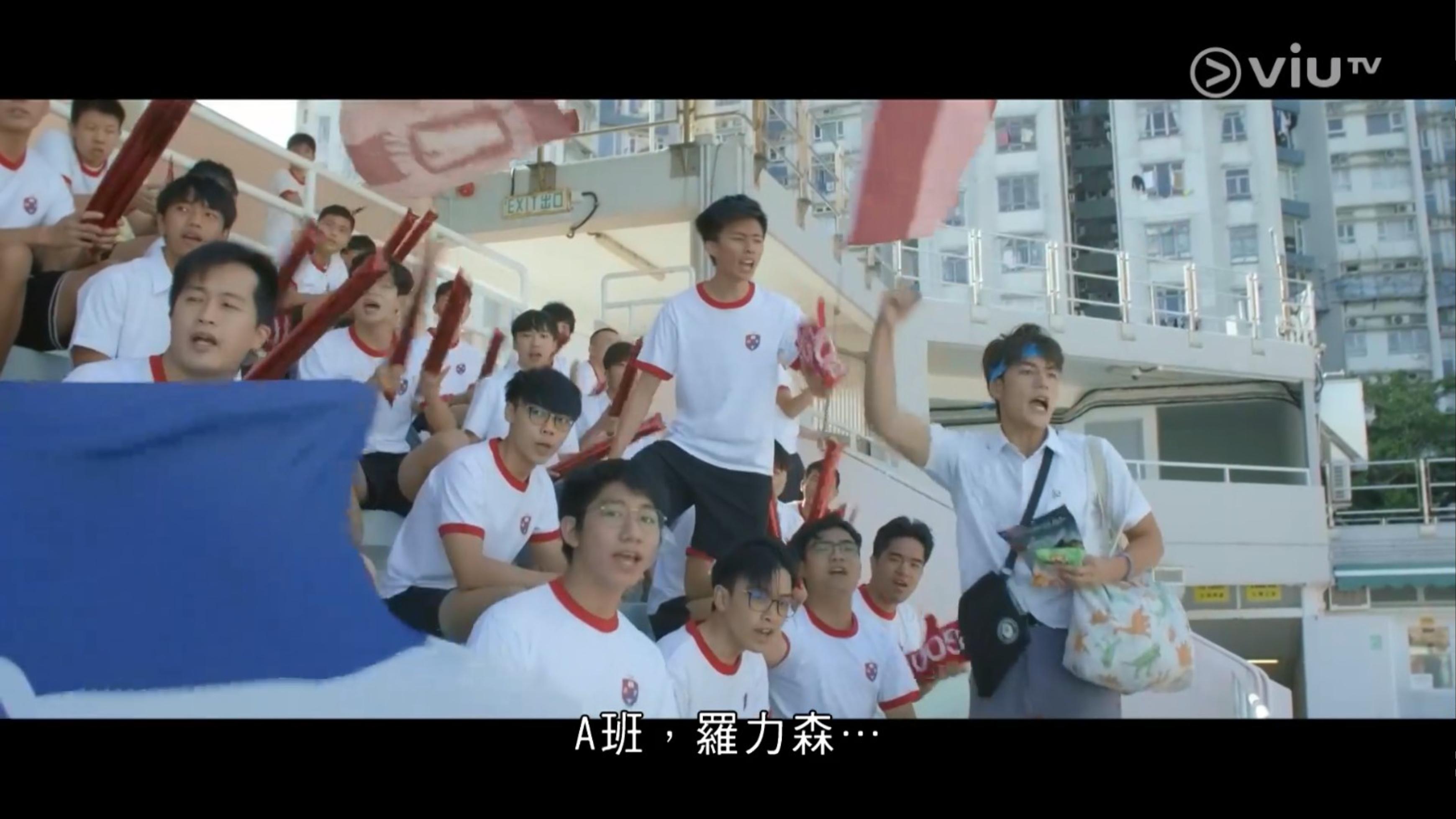 旁邊的真的似中學生。