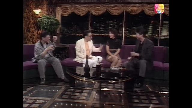 倪匡與蔡瀾、黃霑共同主持的《今夜不設防》,靈感是來自3人上夜總會的情景。