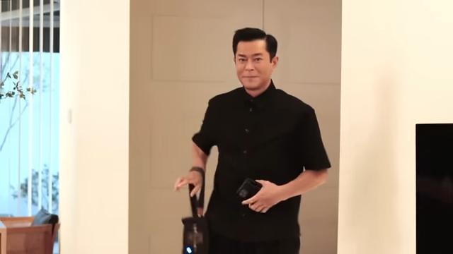 古天樂大駕光臨,到毛舜筠家中作客食飯。