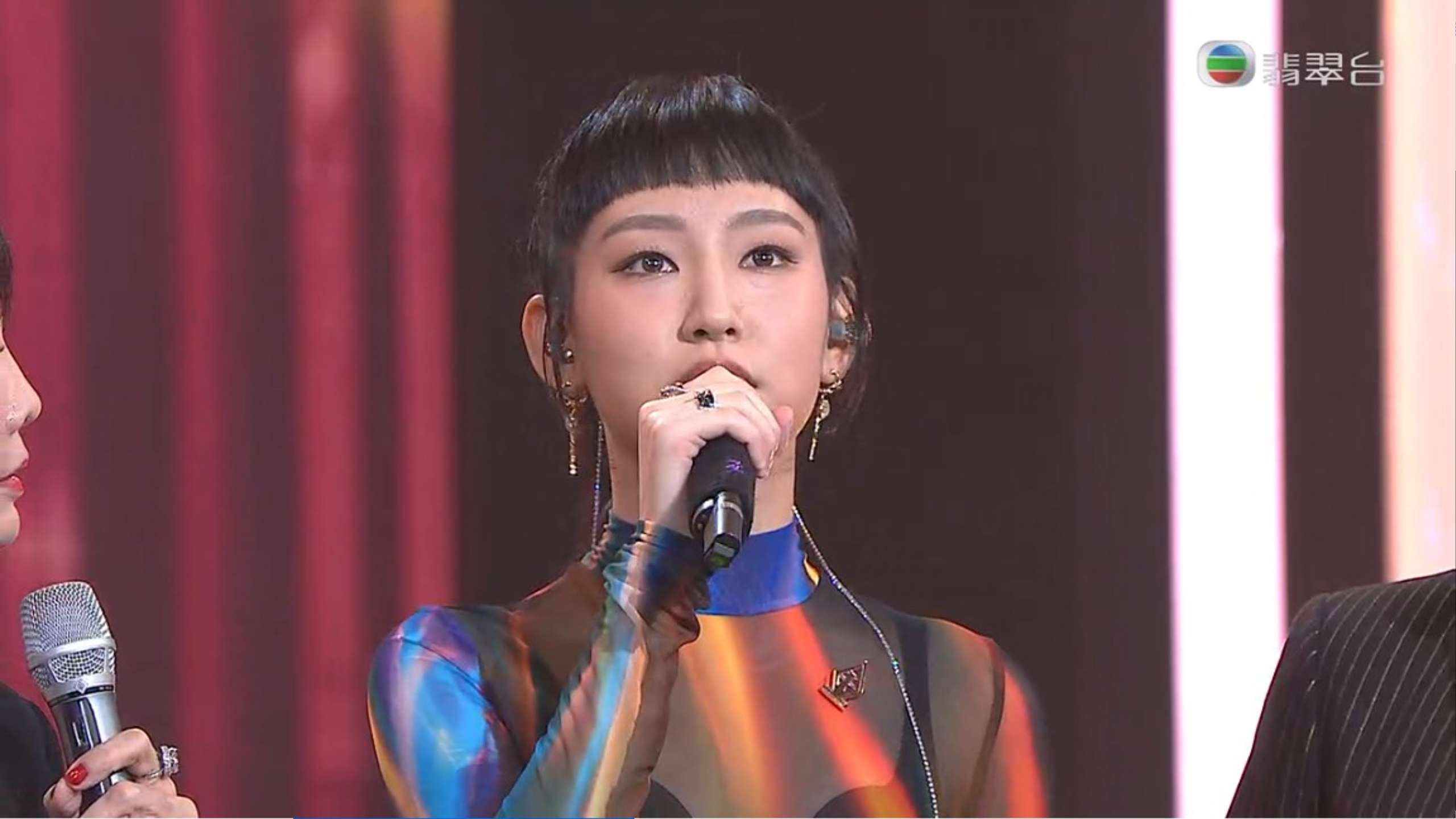 炎明熹大熱奪得女新人金獎。