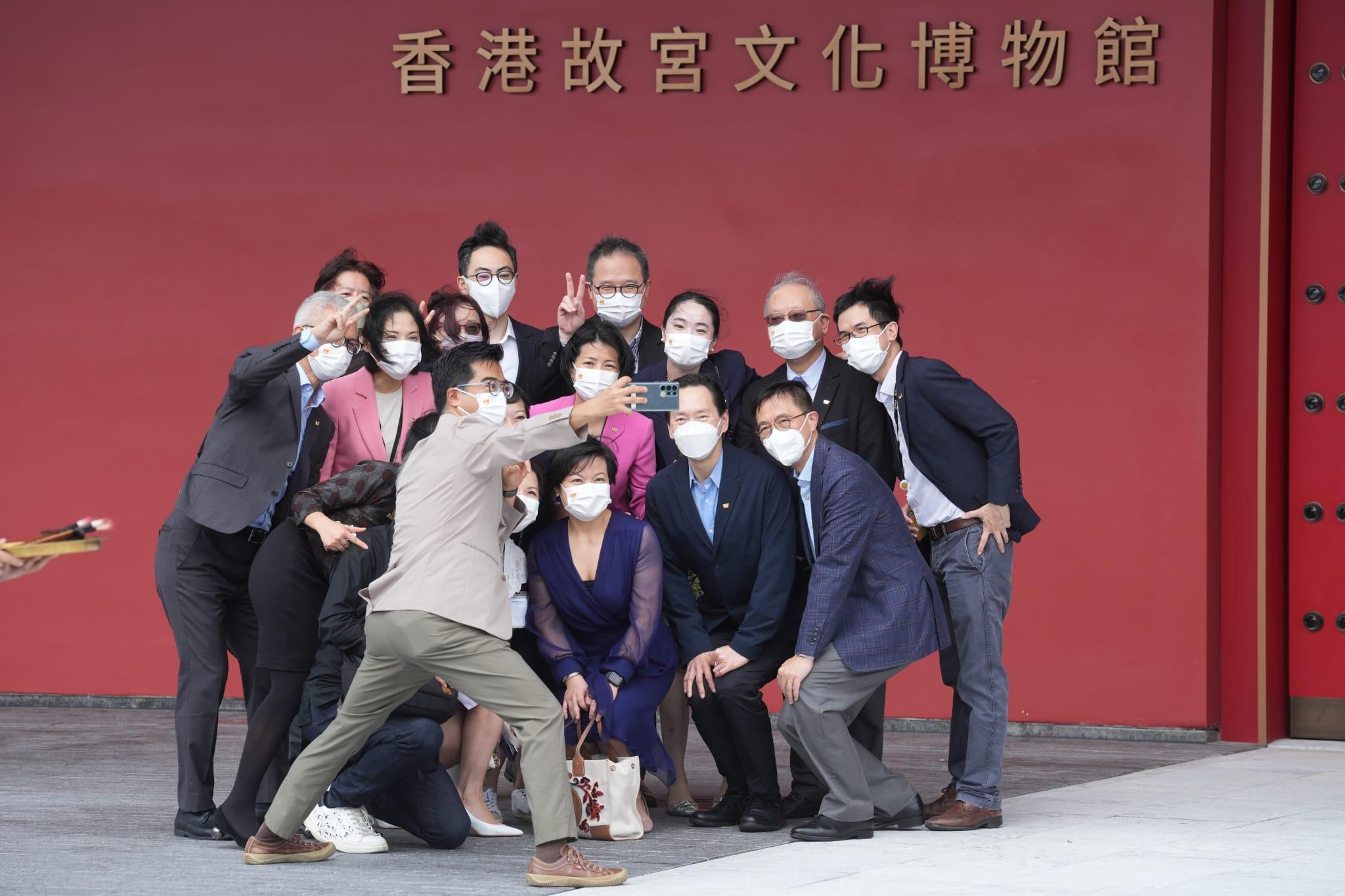 故宮文化博物館|今早開放 有市民穿古著入場