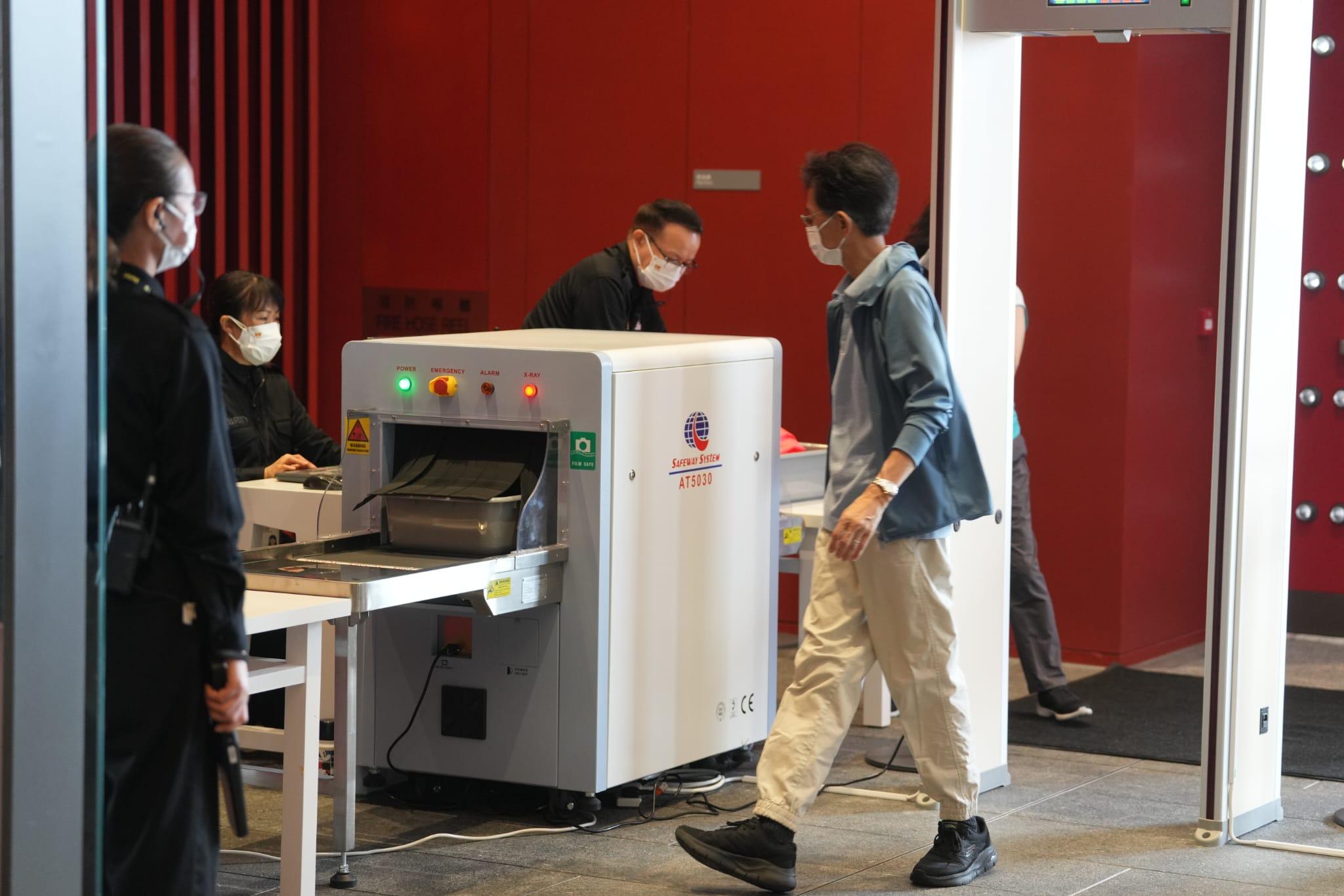 故宮文化博物館|今早開放 有市民穿古著入場