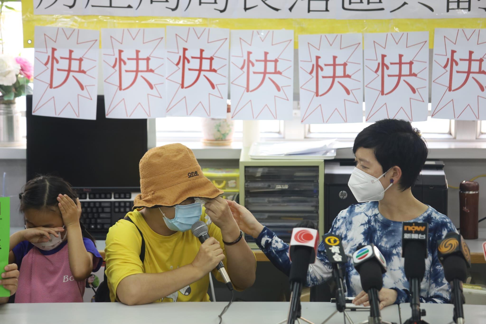 房屋局長探劏房籠屋戶 形容環境不理想是「民生痛點」