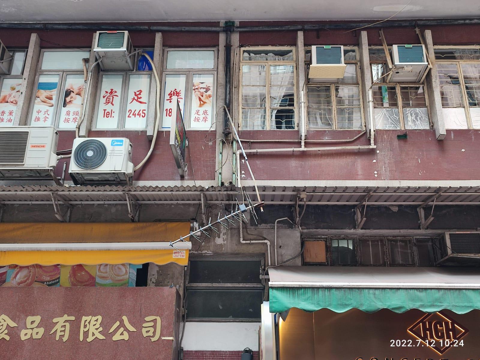 西環26歲男疑攀窗執AirPods耳機 失足墮樓亡