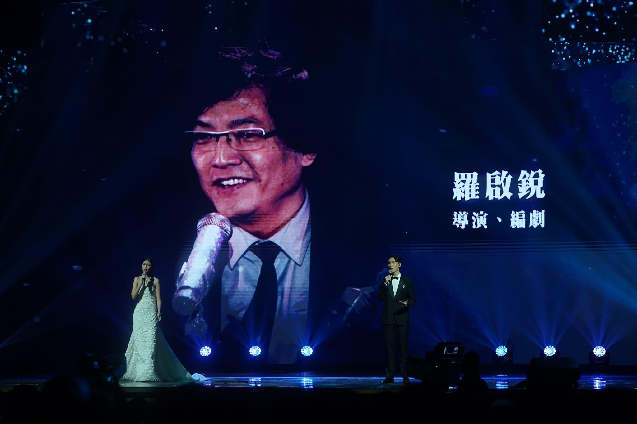 金像獎設致敬環節,畫面播出多位已故電影工作者的照片,令人傷感。