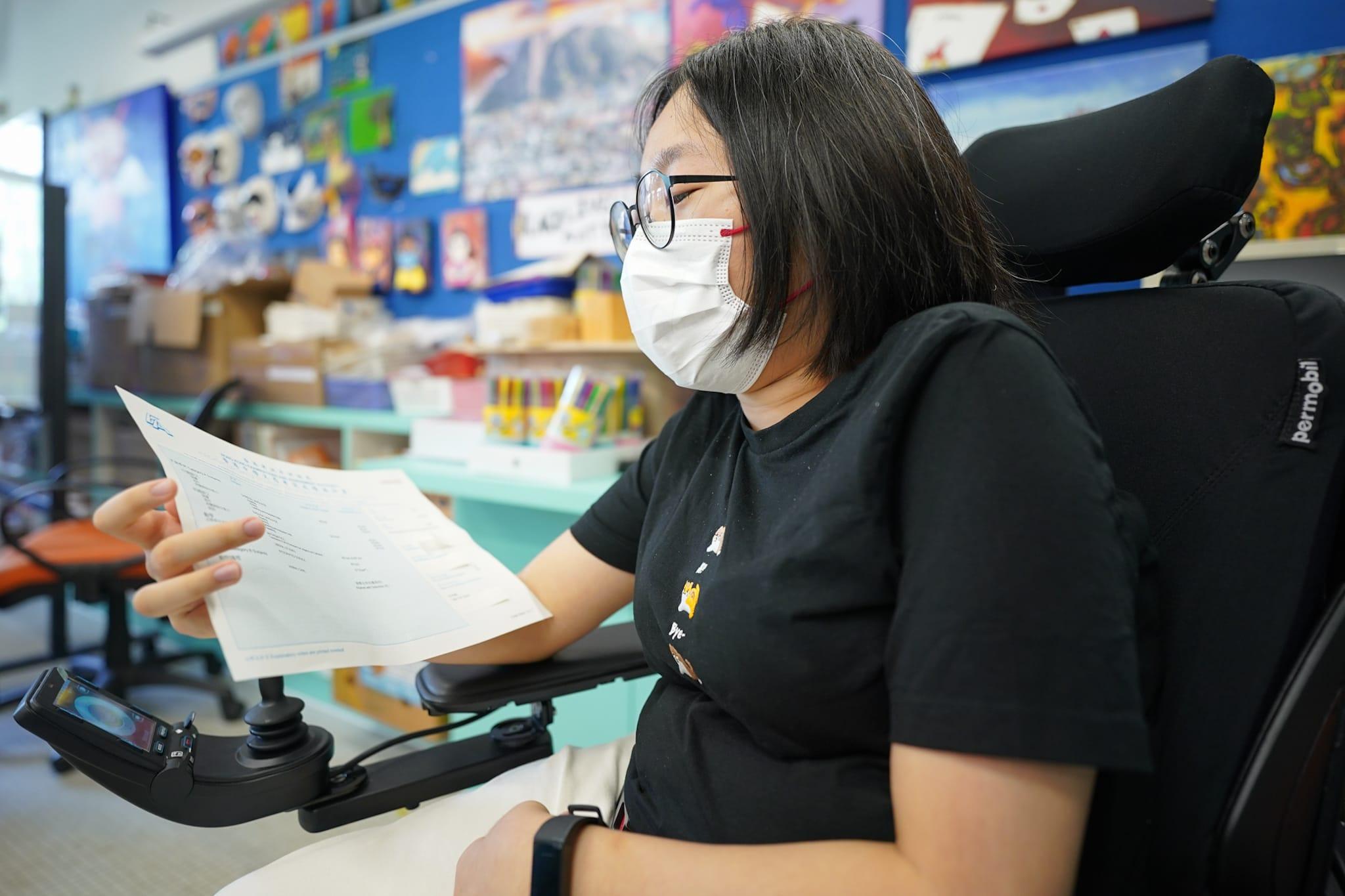 脊柱肌肉萎縮症考生考獲5**成績 5科取得23分 (李睿哲攝)