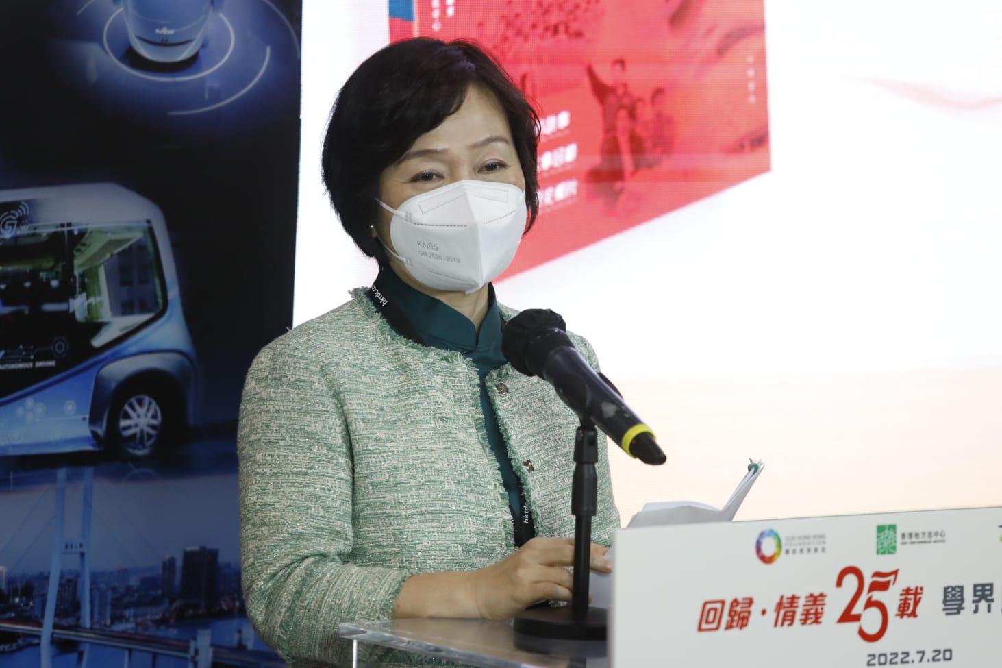 教育局長蔡若蓮冀考生把握機會,因應興趣及能力追尋夢想。(林俊源攝)