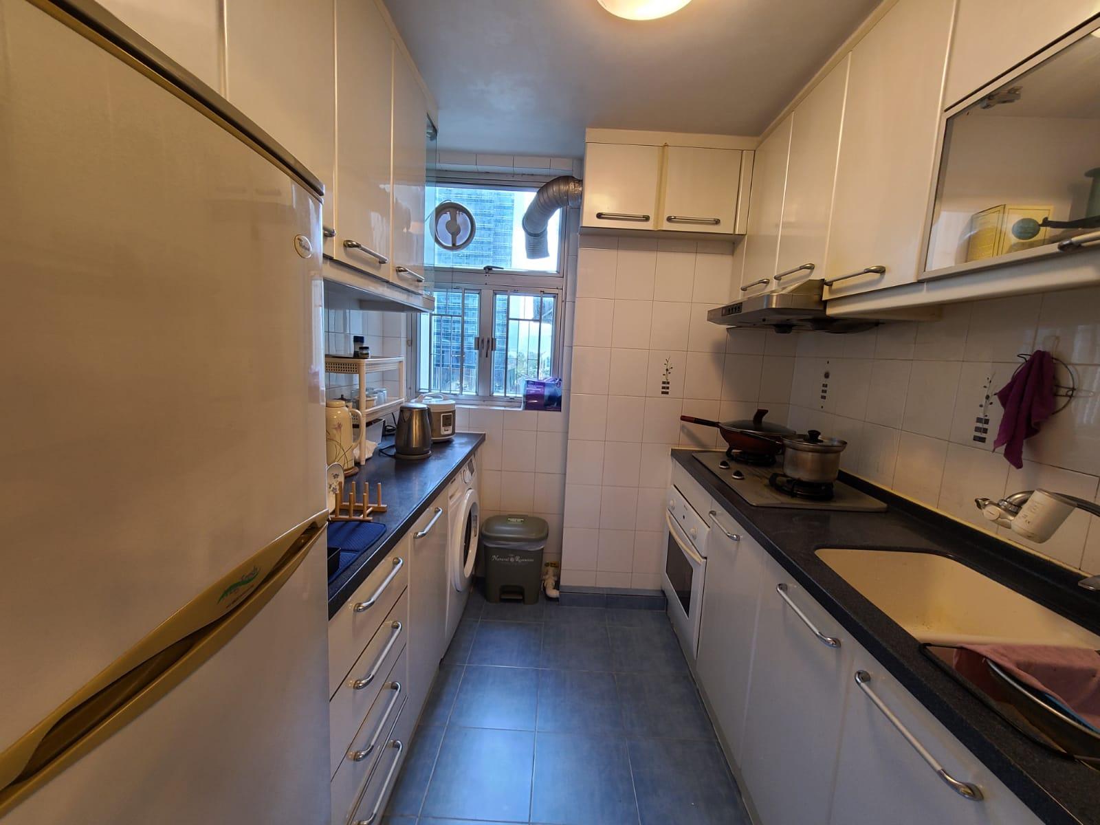 二手樓成交|美加息未停 太古城業主看淡後市 劈價261萬沽三房