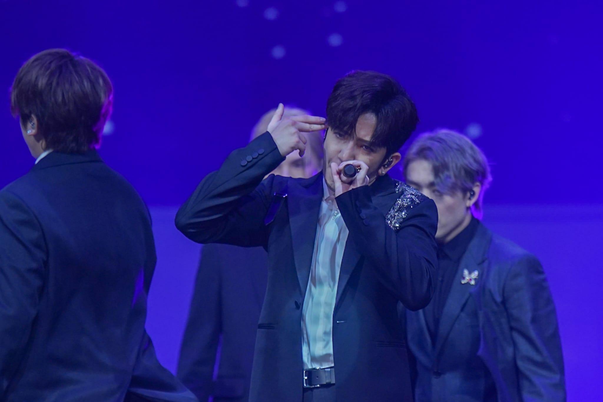 MIRROR首度站台獻唱《金人》。