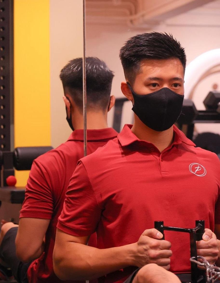 Henry去年與陳卓賢合作開健身室「Project i」,如今自己做埋生招牌。