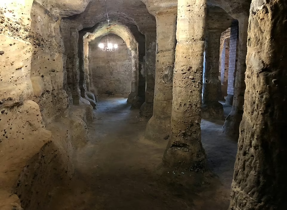 洞穴內部。(互聯網)