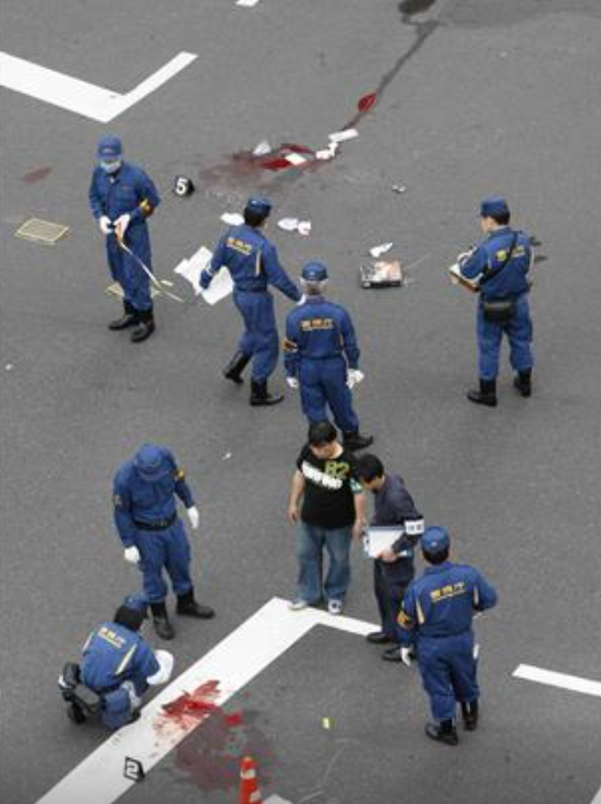 地上血跡斑斑。(路透社)