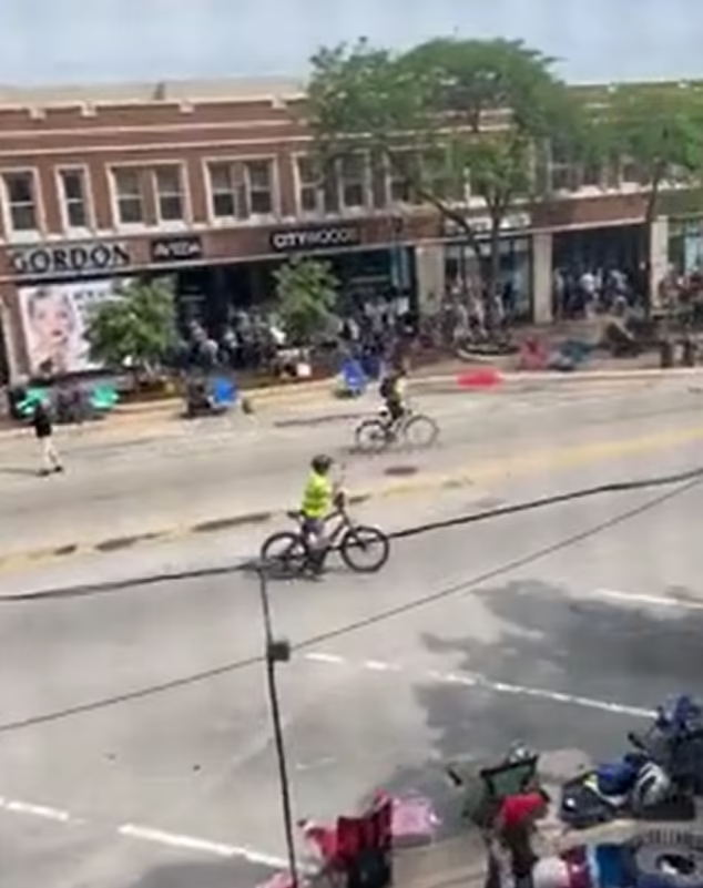 民眾奔逃。(互聯網)