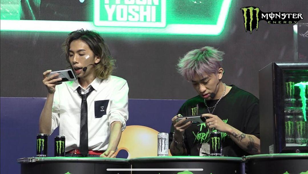 Tyson Yoshi跟達哥在台上打機較量