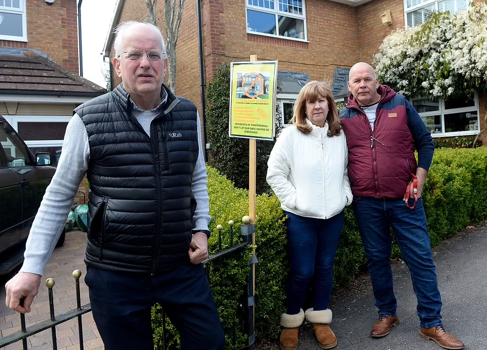 居民反對「拆屋起路」,認為會影響治安。(互聯網)