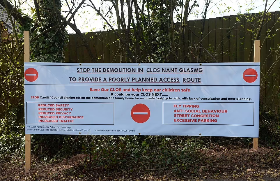 居民反對「拆屋起路」,認為會影響治安。(互聯網)