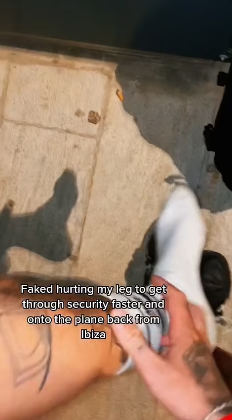 TikTok上有用戶教民眾如何借用機場輪椅。(互聯網)