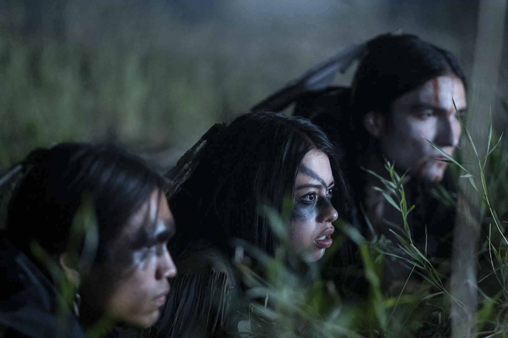 《狩獵追擊》角色的對白藏致敬彩蛋。(《鐵血戰士:狩獵追擊》劇照)