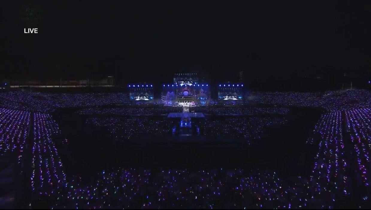 網上平台直播今次演唱會盛況。