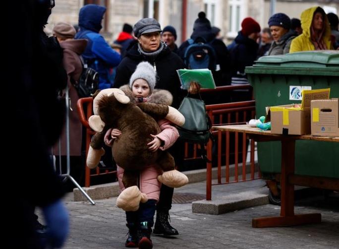 一名烏國兒童逃至波蘭。(資料圖片)