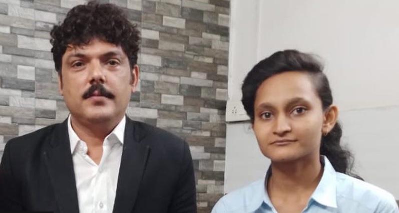 拉蒂卡與代表律師。(互聯網)