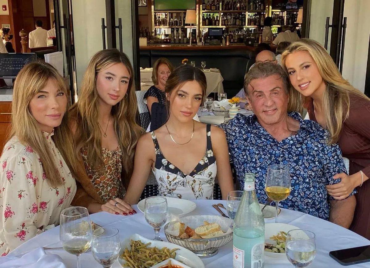 史泰龍與Jennifer Flavin育有三個索囡囡,曾經幸福的生活令不少人羨慕。