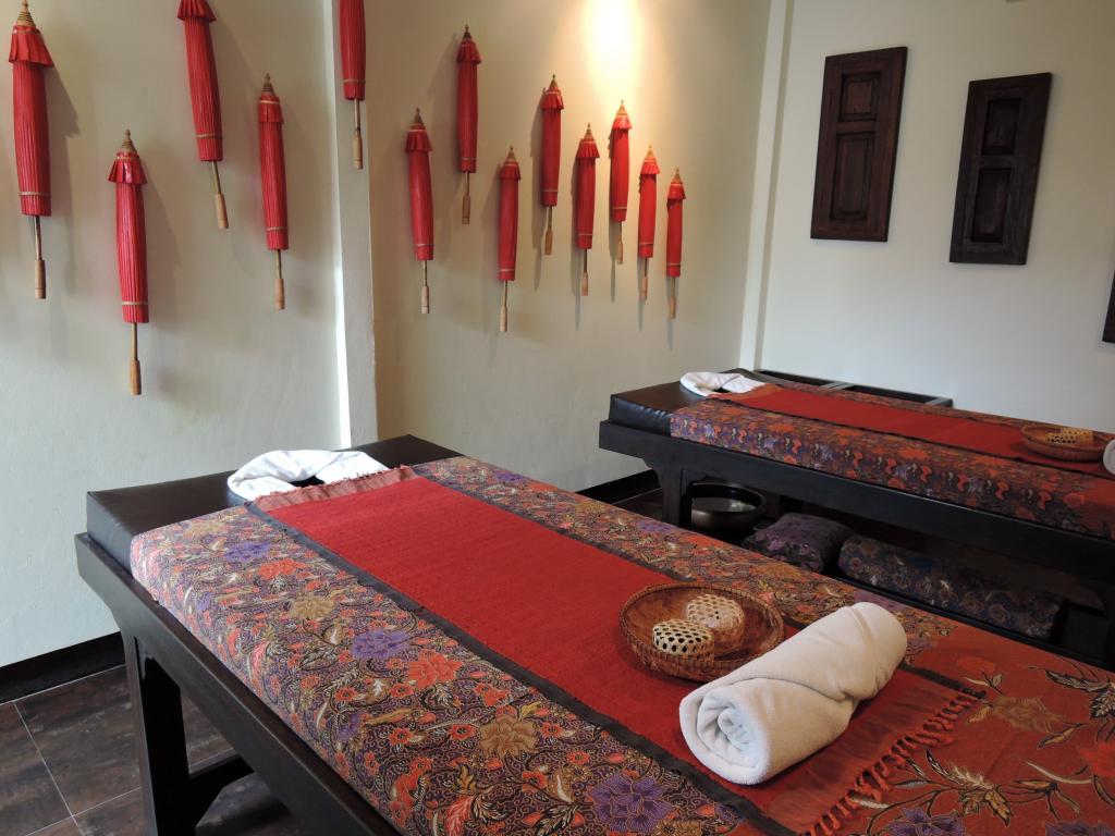 在典雅的房間內享受按摩