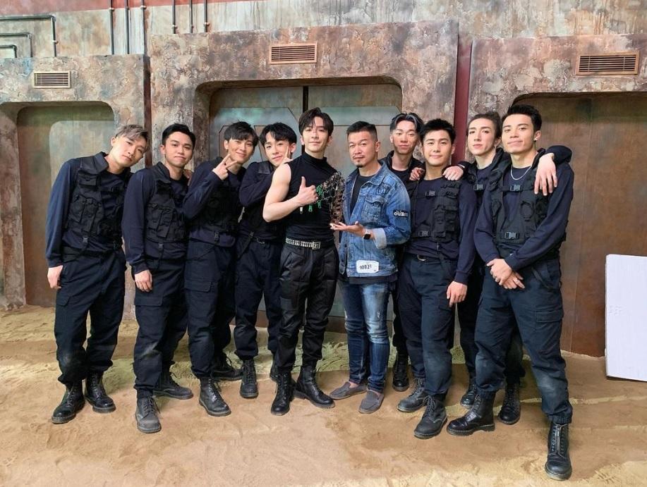 阿峯與阿Mo是MIRROR演唱會舞蹈員,亦經常與Anson Lo合作。