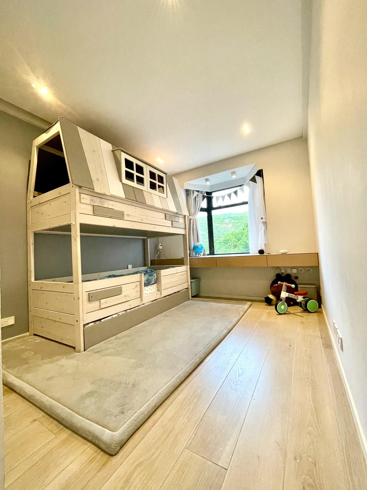 房間間隔四正闊大,光線亦非常充足。