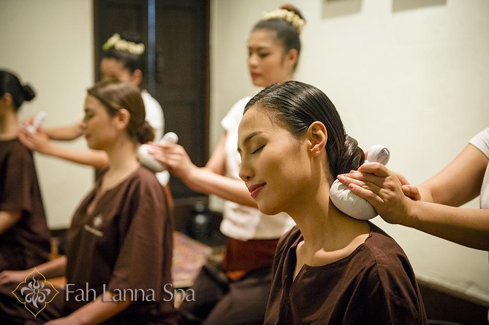 感受特別的泰式草藥球按摩