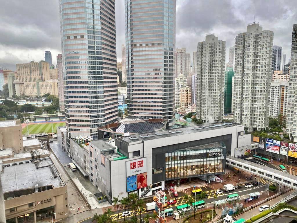 客廳景觀望新都會廣場及葵涌廣場,景觀開揚、不壓迫。