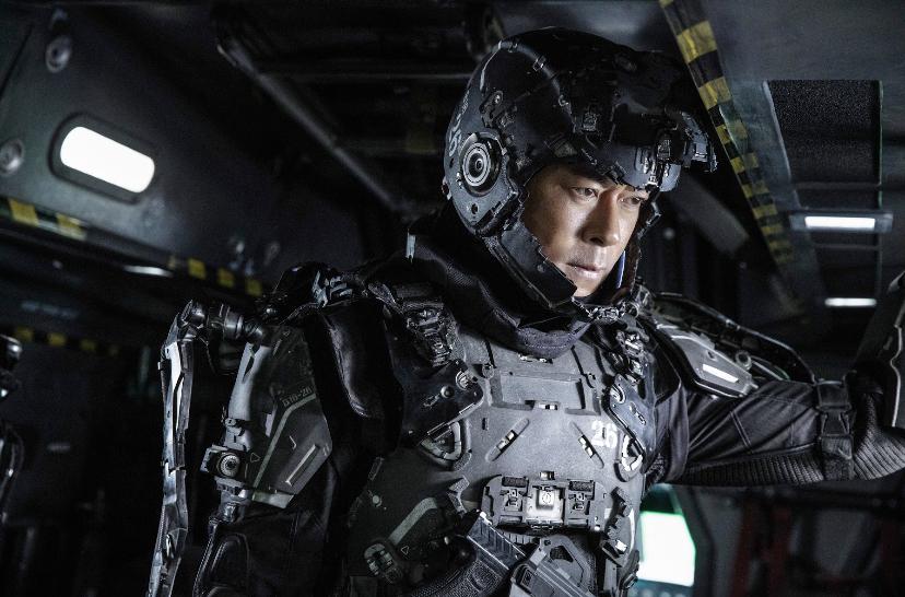 古天樂請來曾參與荷李活製作的本地設計師打造動力裝甲。