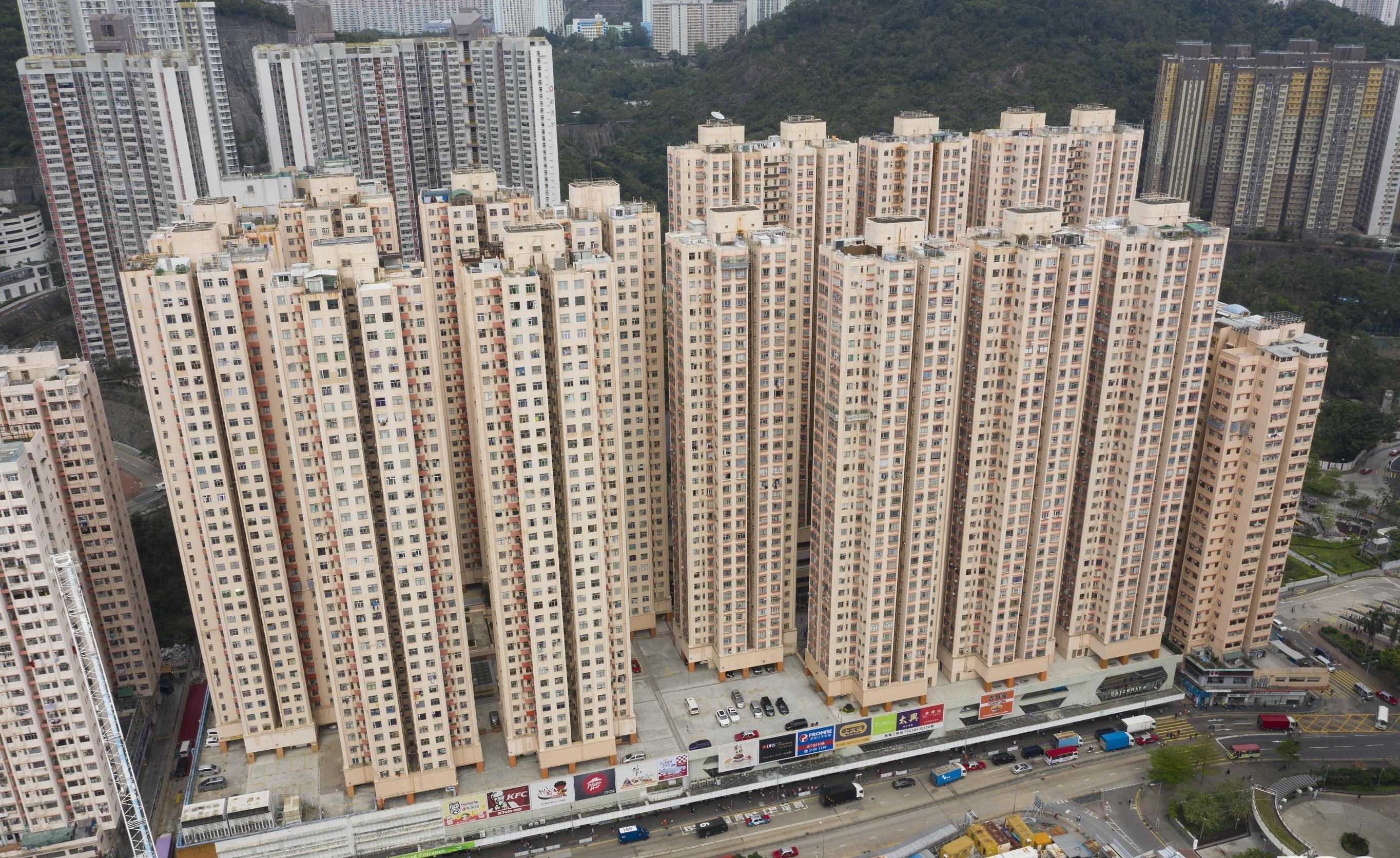 淘大花園設有商場,內有全九龍區最大的Donki,加上鄰近港鐵九龍灣站,四周亦有大量小巴及巴士線前往各區,日常配套相當完善。(資料圖片)