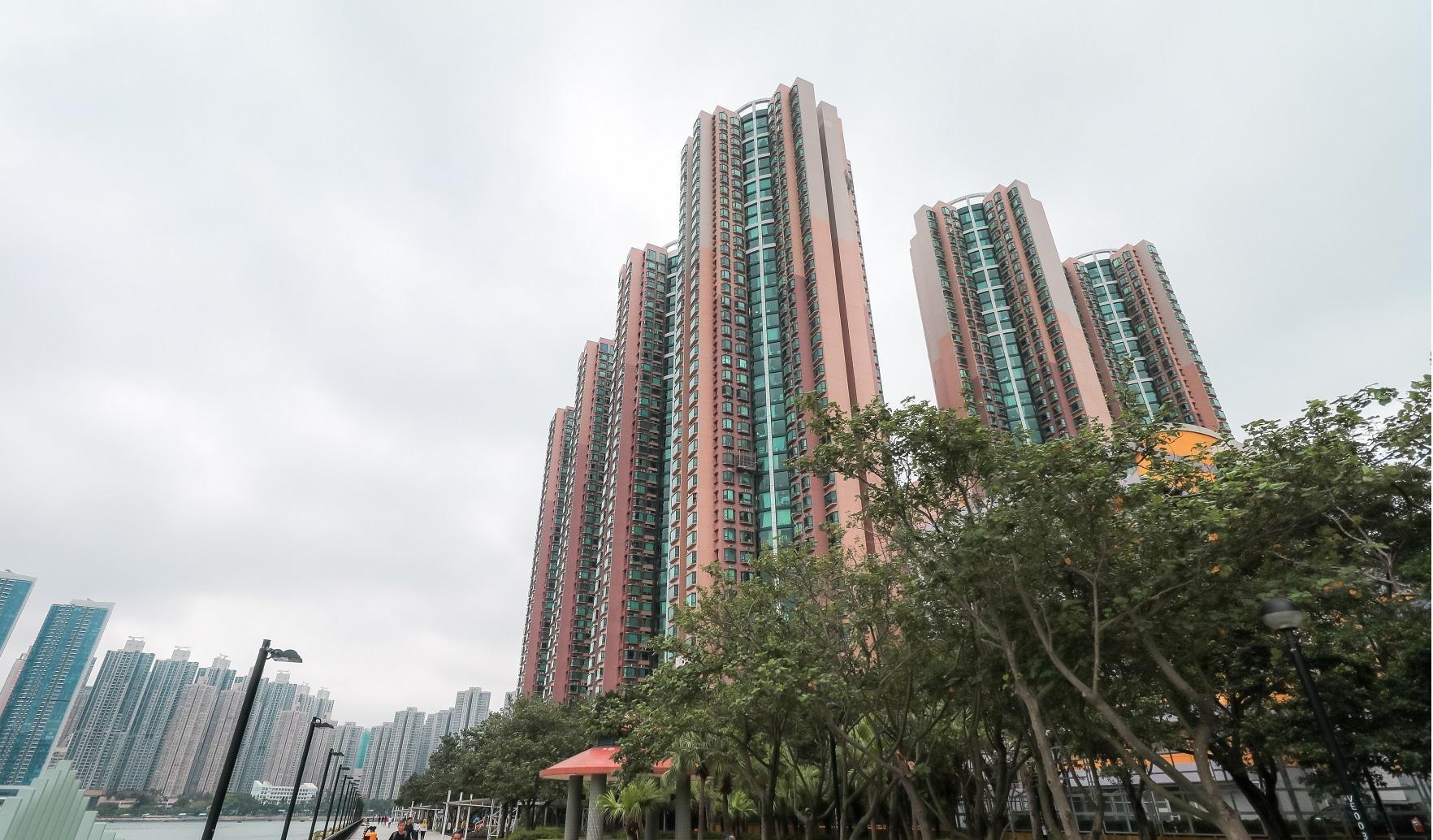 青衣灝景灣新近錄豪裝海景三房套戶蝕讓成交,業主持貨滿3年,現以1,365萬元沽出,帳面蝕92萬元。(資料圖片)