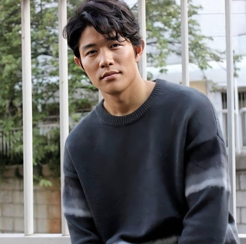 鈴木亮平初出道時曾表示最想演的角色是《城巿獵人》的孟波。