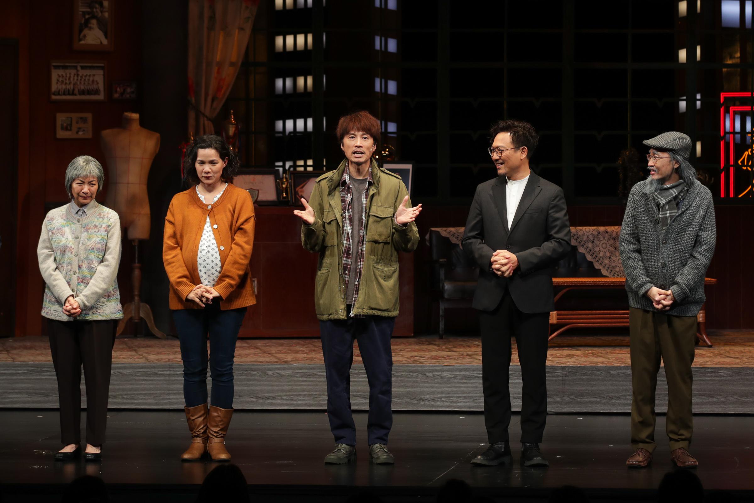 黃子華謝幕時宣布最後禮物问開10場,共演50場。