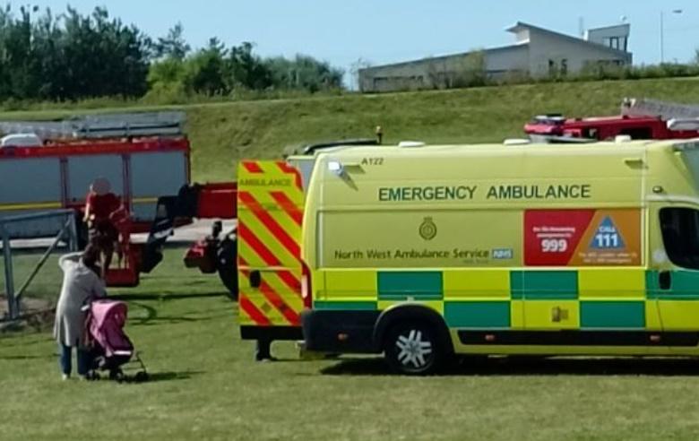 一名女童因為頭部受傷送院救治。(Twitter)