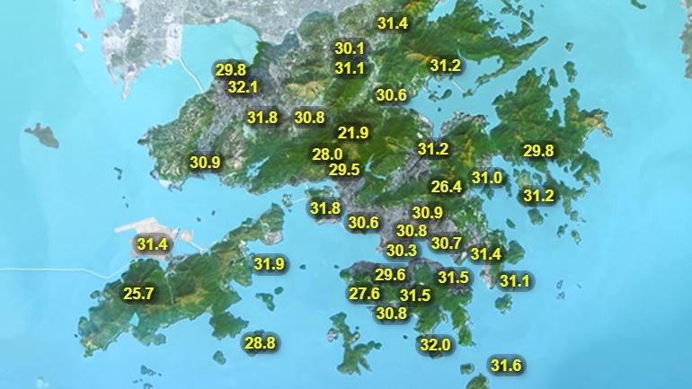 本港地區今日天氣預測大致天晴,但局部地區有驟雨,日間酷熱,市區最高氣溫約34度,新界再高兩三度,吹輕微至和緩偏南風。(香港天文台)