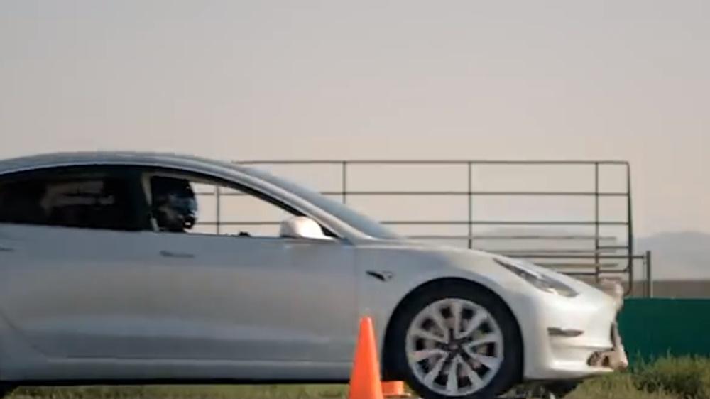 「黎明計劃」(Dawn Project)為剛於6月發布的Tesla最新版本全自動駕駛軟件進行獨立的安全測試。(Twitter)