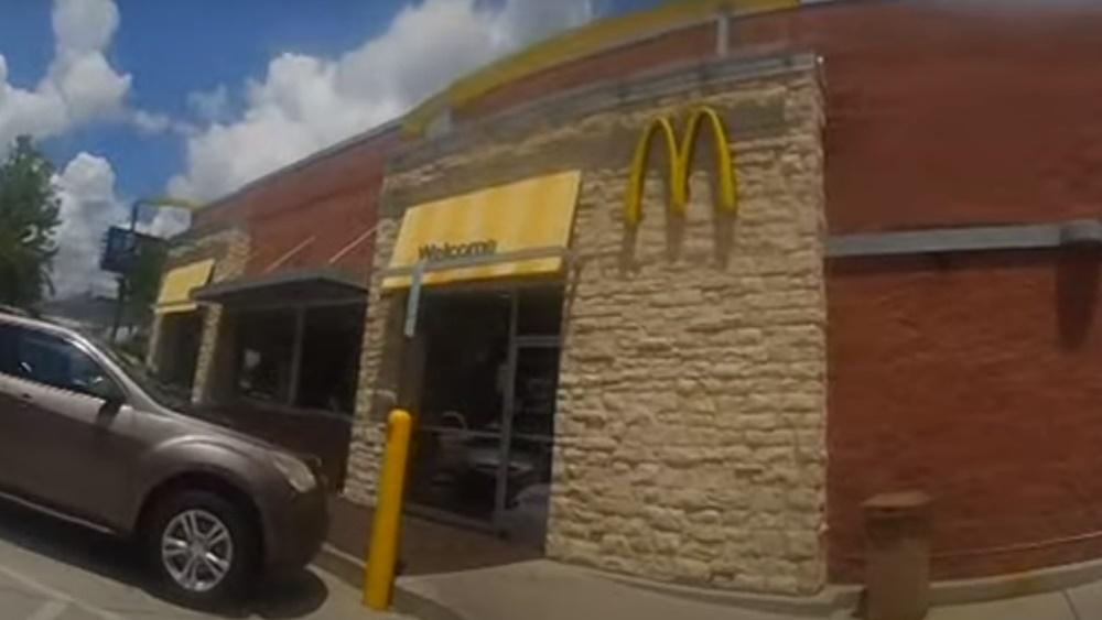 涉事麥當奴。(YouTube)