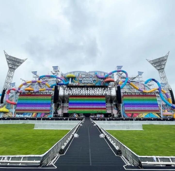 PSY經紀公司指可能因場地濕滑致意外。(IG)