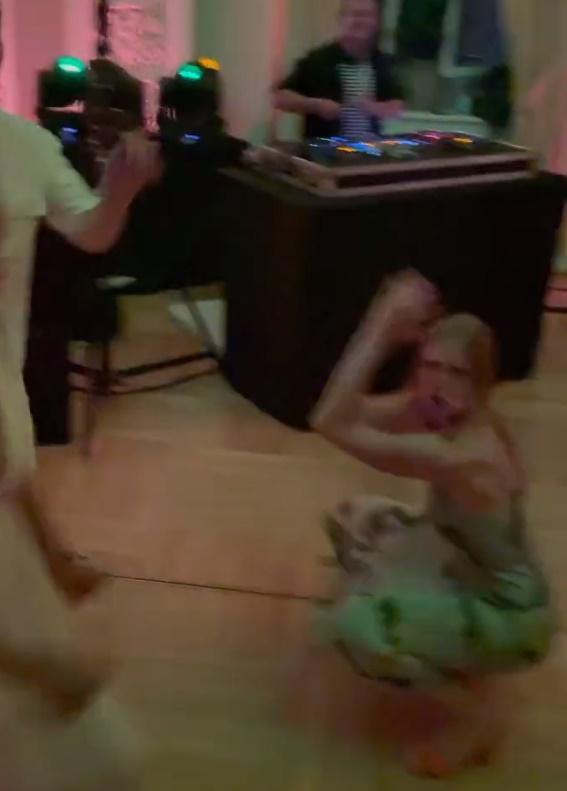 不少網民上載跳舞片聲援馬林。(Twitter)