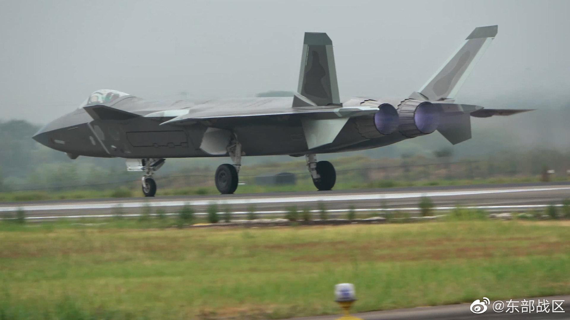 東部戰區空軍出動戰機。(東部戰區微博圖片)