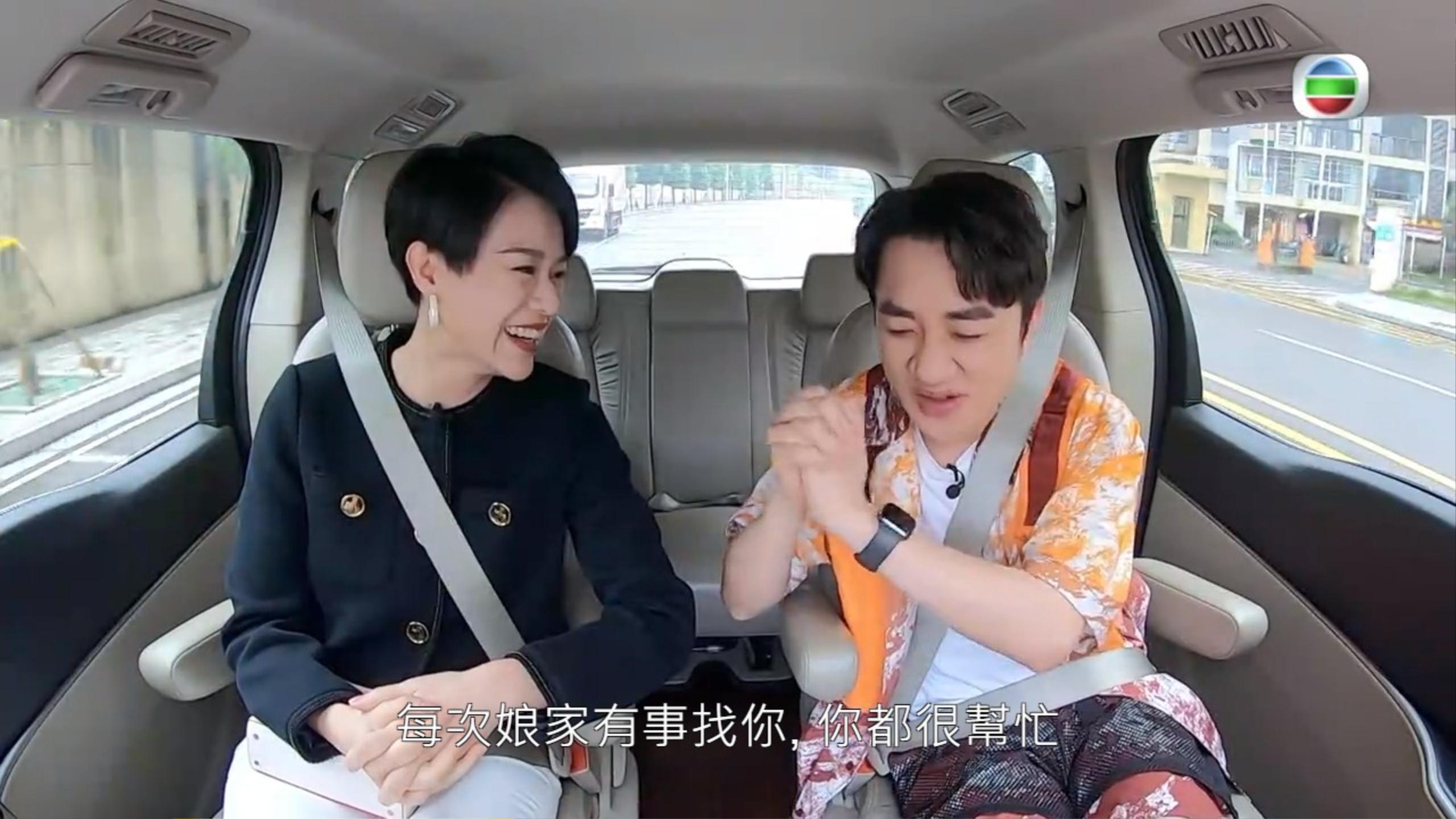 祖藍一見到胡杏兒就不停多謝她幫忙。