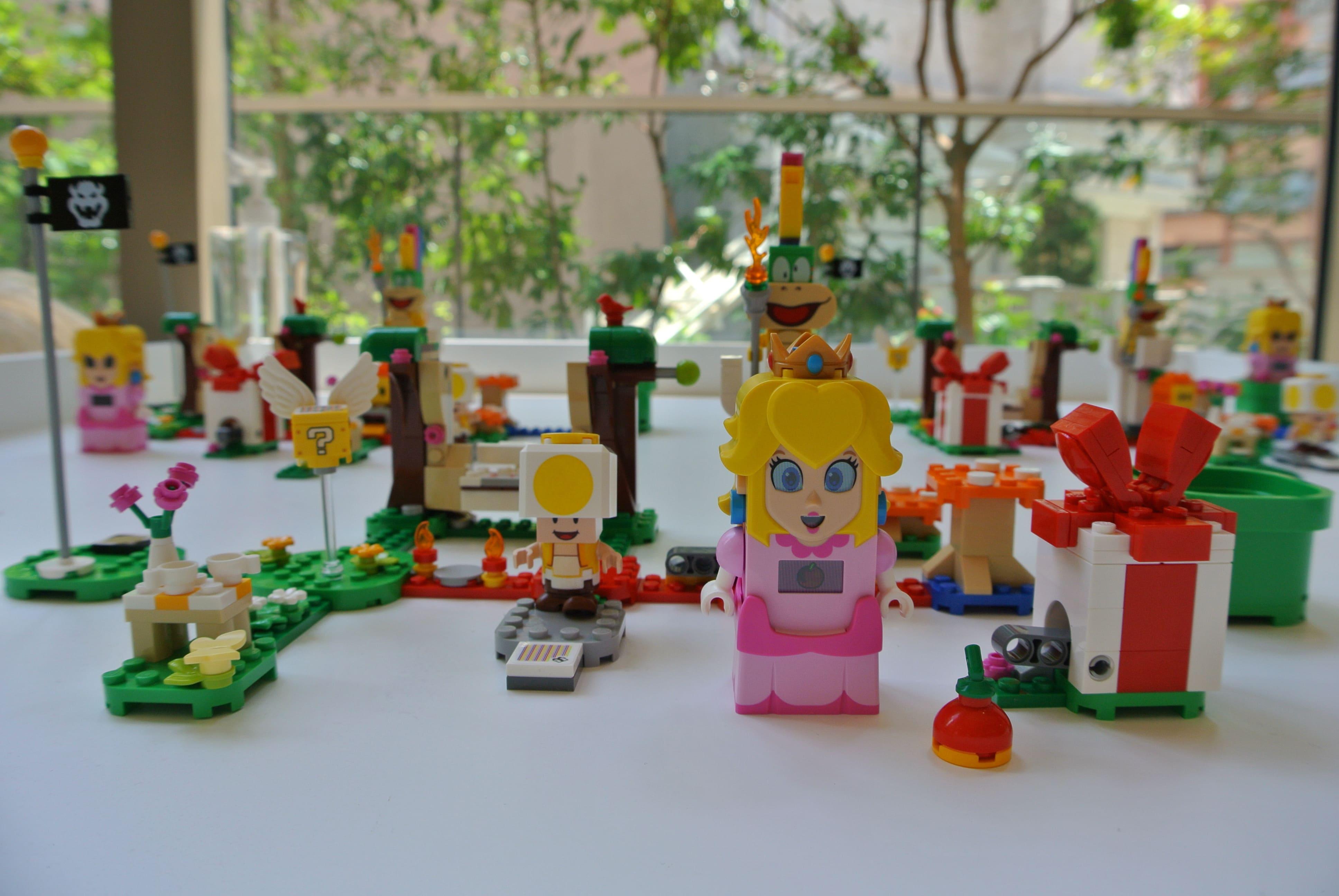 利用碧姬公主的城堡擴充版圖,為孩子的樂高超級瑪利歐世界增添一處精美的場所!